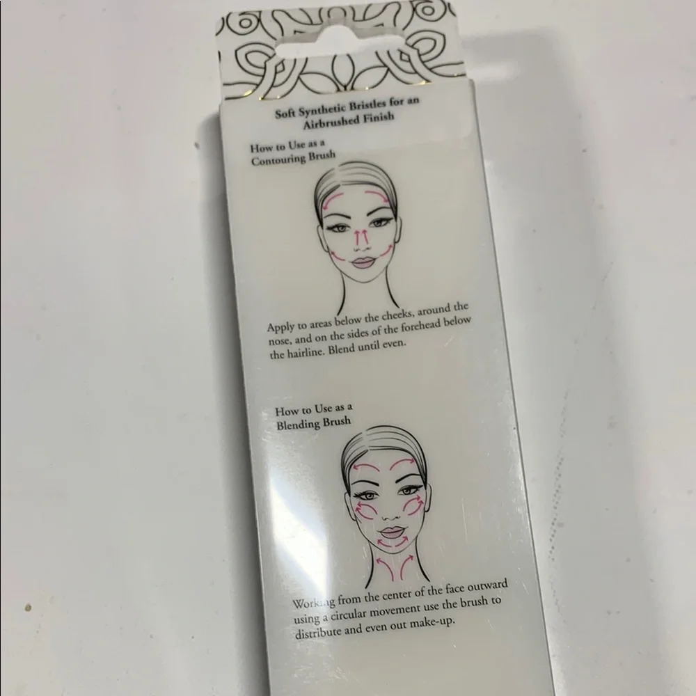 Contouring Oval Brush - Gold and Black M-4‎